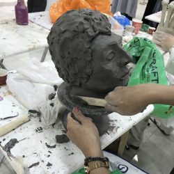 طفلة الـ7 أعوام اغتصبوها ورموها في القمامة
