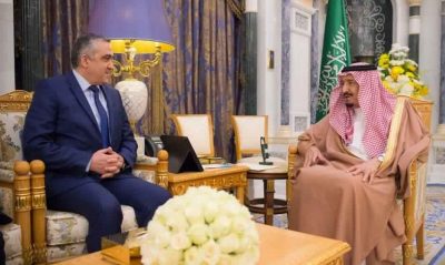 خادم الحرمين الشريفين يستقبل وزير الداخلية بالجمهورية التونسية