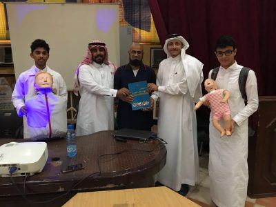الفاروق الرائدة تقيم محاضرة عن الاسعافات الأولية بتواجد الهلال الأحمر السعودي
