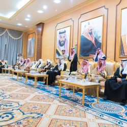 الأمير حسام بن سعود يتسلم التقرير السنوي لأنشطة الغرفة التجارية بالمنطقة