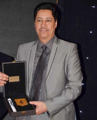 الفنان “عبدالله رشاد” يفوز بجائزة باديب للهوية الوطنية