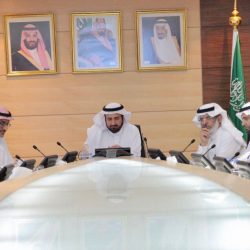 مواطن يقتل مقيمة آسيوية ببندقية صيد ثم يطلق النار على نفسه منتحراً