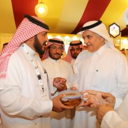 الخبيرة ابتسام الصياد تدرب الفتيات على فنون “الماكياج” بمركز ساميه لتجميل في محافظة ابوعريش