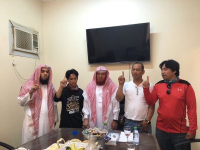 ثلاثة من الجاليه  الفلبينيه يعتنقون الاسلام بمكتب الدعوة وتوعية الجاليات في بيش