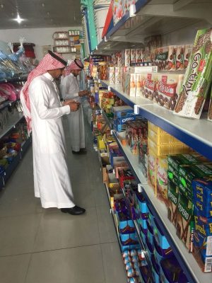 بلدية زلوم تراقب المحلات و تسجل عددًا من المخالفات