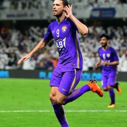 رئيس هيئة الهلال الأحمر يعتمد (142) فني إسعاف طب وطوارئ