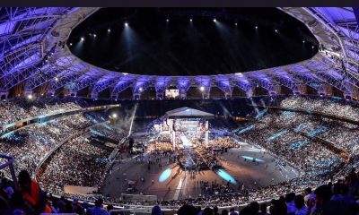 نجوم WWE يُبهرون الجمهور السعودي في جده