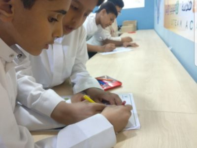 التناظر في أكاديمية نادي حي بن جلوي
