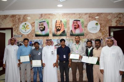 مركز التأهيل الشامل للذكور بالدمام يكرم عدد من العاملين بالمركز ويودعهم مع إنتهاء عقودهم