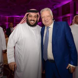 تركي ال الشيخ يزور الأمير خالد بن عبدالله