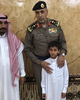 العميد القريني ينقل تعازي معالي الفريق العمرو لوالد الوكيل رقيب مخلد العنزي رحمه الله