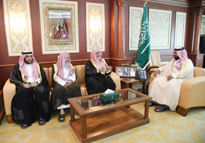 نائب أمير جازان يستقبل مدير جامعة الإمام محمد بن سعود الإسلامية.