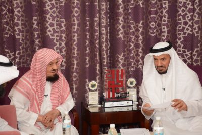 الشيخ المنيع يلتقي نائب رئيس مجلس إدارة جمعية جوار ومنسوبي الجمعية