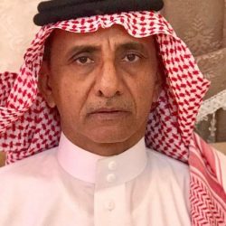 أمير القصيم يؤدي الصلاة على الشهيد شعيل المظيبري بالرس