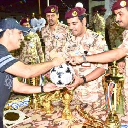 جمعية الطرف الخيرية تكرم فريق المتطوعين في افطار صائم ​