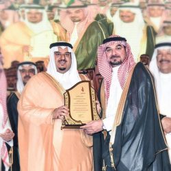 مركز الملك سلمان يواصل توزيع وجبات للصائمين باليمن