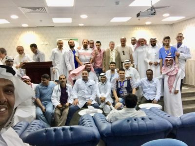 مستشفى بيش العام يكرم عددا من الأطباء المغادرين