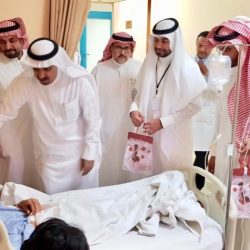 المدير التنفيذي لمستشفى الامير مشاري يزور المرضى وتهنئتهم بعيد الفطر المبارك