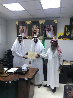 “الصميلي” يكرم عدداً من منسوبي مستشفى