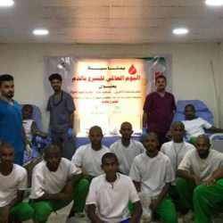 محافظ الطائف يؤدي صلاة الميت على الشهيد الحارثي