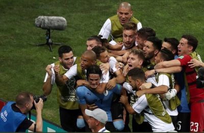‏ثنائية كافاني تأهل الأوروجواي الى ربع نهائي كأس العالم