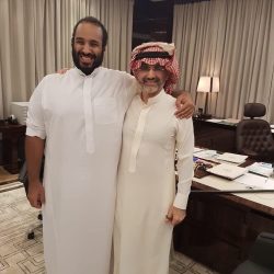 القنصل الأمريكي يشرف حفل معايدة مركز أدهم للفنون