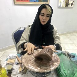 نائب أمير جازان ينقل تعازي القيادة لوالد وذوي الشهيد الصهيفي.