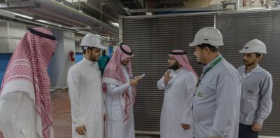 التشغيل والصيانة تقوم بصيانة تكييف المسجد الحرام