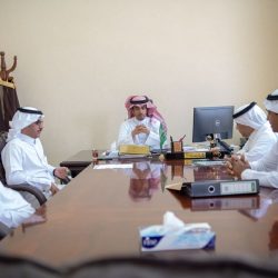 أمين منطقة جازان يبحث المعوقات التي تعترض تنفيذ بعض مشاريع محافظتي هروب والعيدابي