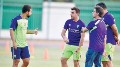الأرجنتيني بابلو غويدي مدرب الأهلي يطمئن على قائمته الأساسية في لقاء الغد