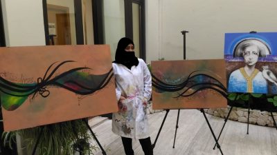 الفنانة التشكيلية عزه تشارك في ملتقى سمبوزيوم الدولي