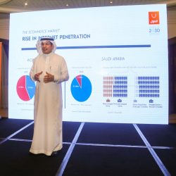 نائب أمير منطقة جازان ينقل تعازي القيادة لذوي الشهيد الجندي المباركي