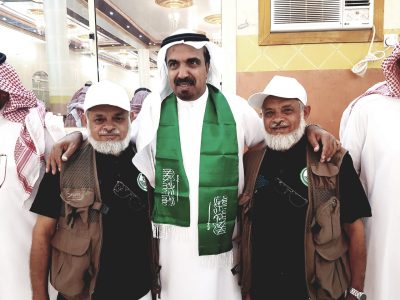 الأخوان التوأمان الشبيهان يشاركان في هايكنج اليوم الوطني بالمندق