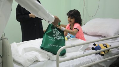 فريق اكسجين يزور الاطفال في مستشفى الإمام عبدالرحمن الفيصل