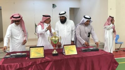 فريق مدرسة خالد بن الوليد الإبتدائية بجازان بطلاً لبطولة ” الوطن في قلوبنا ” لكرة القدم