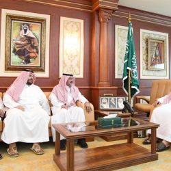 الأمير محمد بن عبدالعزيز يستقبل مدير عام جمرك ميناء جازان.
