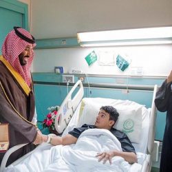 الأمير محمد بن عبد العزيز يستقبل مدير جامعة جازان