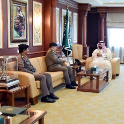 نائب أمير منطقة جازان يستقبل مدير عام مطار الملك عبدالله المعيّن.
