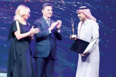 ماطر يتسلّم جائزة «الإبداع الثّقافي» في حفل أقيم بالكويت