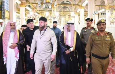 الرئيس الشيشاني يزور المسجد النبوي قبل مغادرته لبلاده