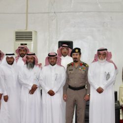 الحليان يكرم مدير المدينة الرياضة بالاحساء لجهوده