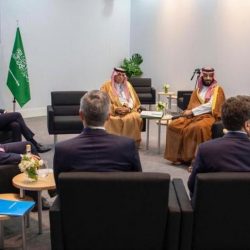 مجمع الخندق بهديب يكرم طلابه المميزين