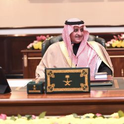 امير تبوك يستقبل رئيس هيئة الهلال الاحمر السعودي