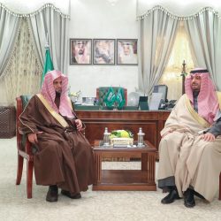 جراح مخ وأعصاب يحذر من أوزان الحقائب المدرسية واستخدام الاجهزة الذكية على العمود الفقري والرقبة