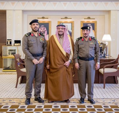 أمير القصيم يستقبل مدير شرطة المنطقة المكلف العتيبي واللواء الطالب بعد تقاعده