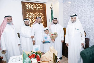 فوز الطالب نايف في مسابقة الخط العربي بالمركز الأول على مستوى المملكة