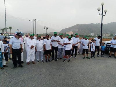 “محافظ قلوة” يدشن فريق مشاة قلوة في اليوم العالمي للمشي ضمن فعاليات مهرجان الربيع