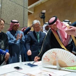 الأمير حُسام بن سعود يزور مقر اللجنة الإعلامية بقرية الباحة التراثية