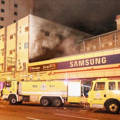 مدني العاصمة المقدسة يخمد حريق في محل تجارية في حي الروضة