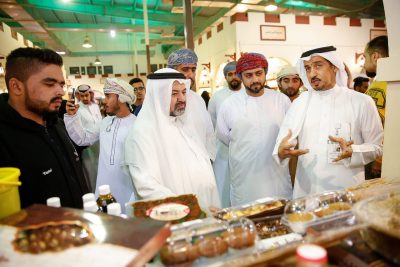 في مهرجان الاحساء 2019: أباء يحفزون ابناءهم بـ ” ايس كريم وحلويات التمر”